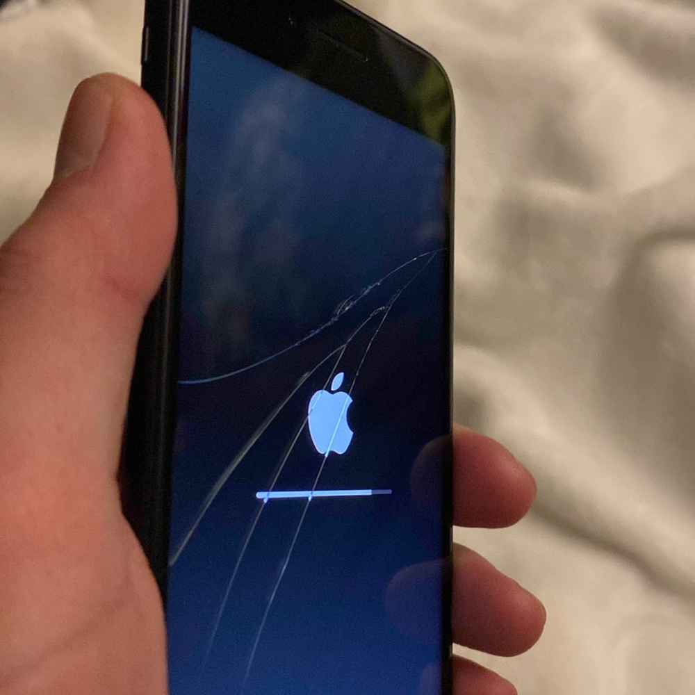 iphone SE 2 - Picture 3 of 5